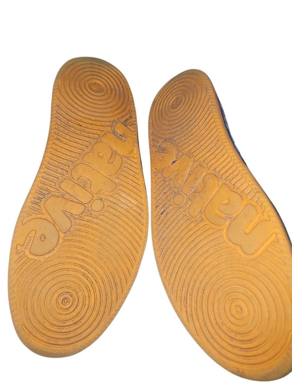 Native Shoes - Picture 2 of 3